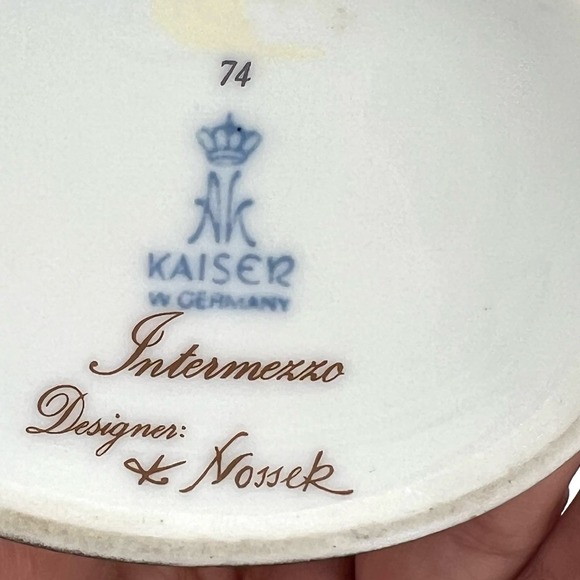 Kaiser West Germany Intermezze Designer: K Nossek black and gold vase - Picture 7 of 7